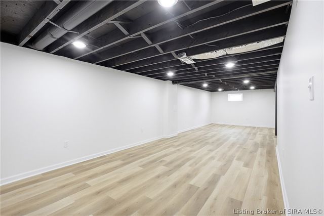 1022 Spicewood Plaza, Jeffersonville, IN 47129