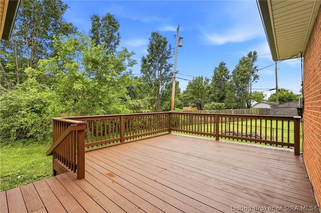 1022 Spicewood Plaza, Jeffersonville, IN 47129