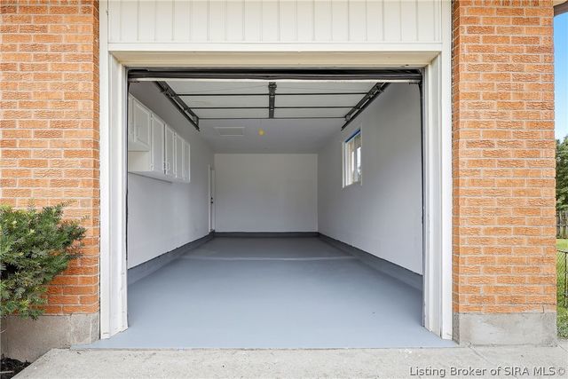 1022 Spicewood Plaza, Jeffersonville, IN 47129