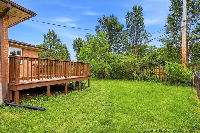 1022 Spicewood Plaza, Jeffersonville, IN 47129