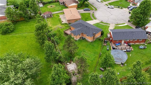 1022 Spicewood Plaza, Jeffersonville, IN 47129
