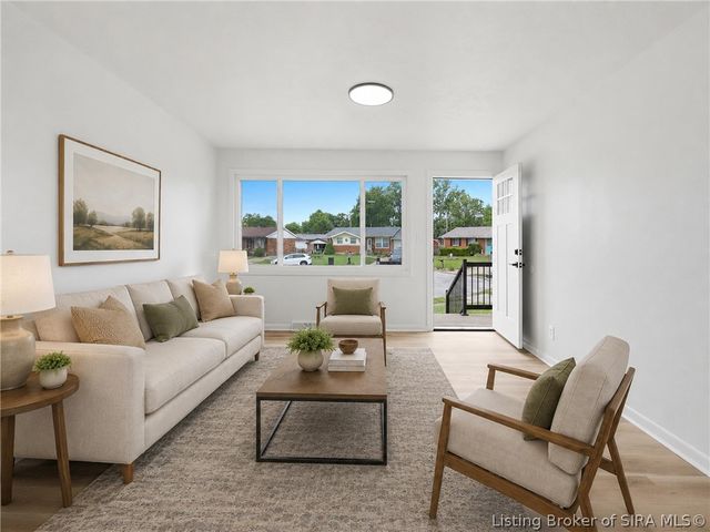 1022 Spicewood Plaza, Jeffersonville, IN 47129