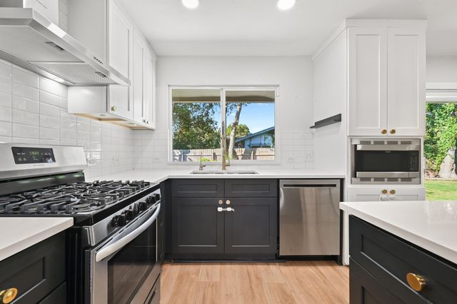 2307 Deadwood DR, Austin, TX 78744