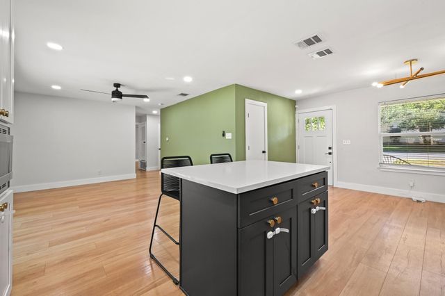 2307 Deadwood DR, Austin, TX 78744