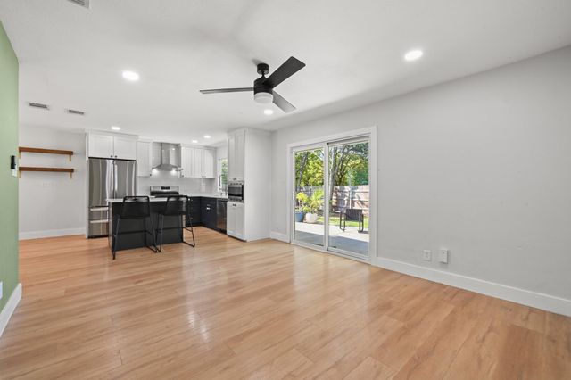 2307 Deadwood DR, Austin, TX 78744