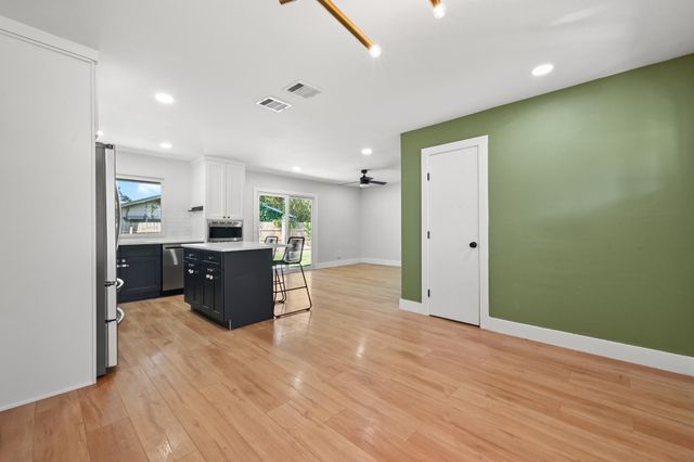 2307 Deadwood DR, Austin, TX 78744