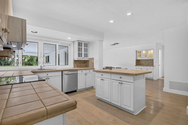 8400 SW 178th St, Palmetto Bay, FL 33157