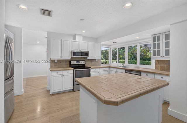 8400 SW 178th St, Palmetto Bay, FL 33157