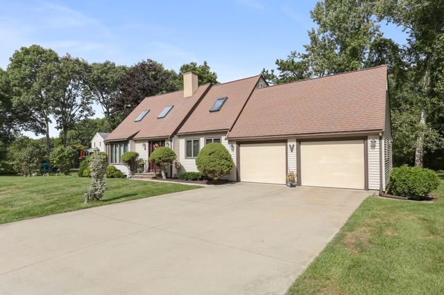 60 Lakewood Drive, Plymouth, MA 02360