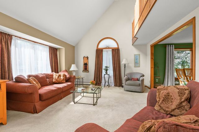 60 Lakewood Drive, Plymouth, MA 02360