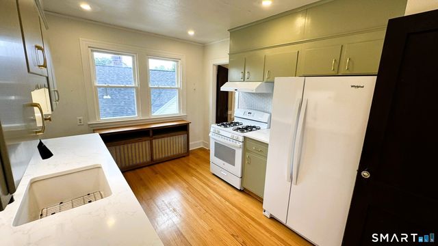 36 Somerset Street, West Hartford, CT 06110