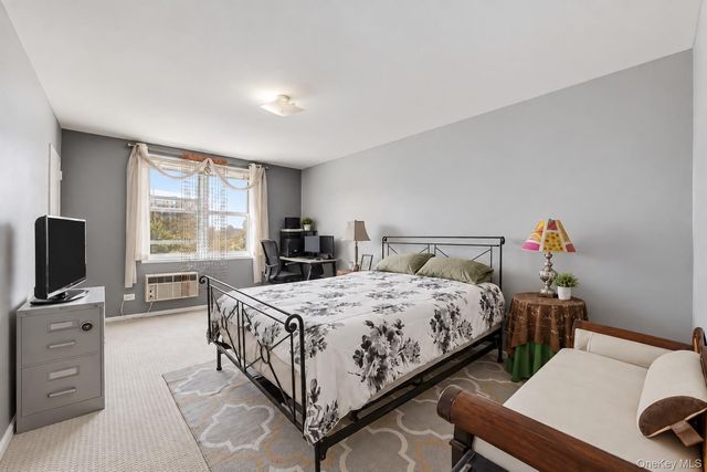 642 Locust Street 4H, Mount Vernon, NY 10552
