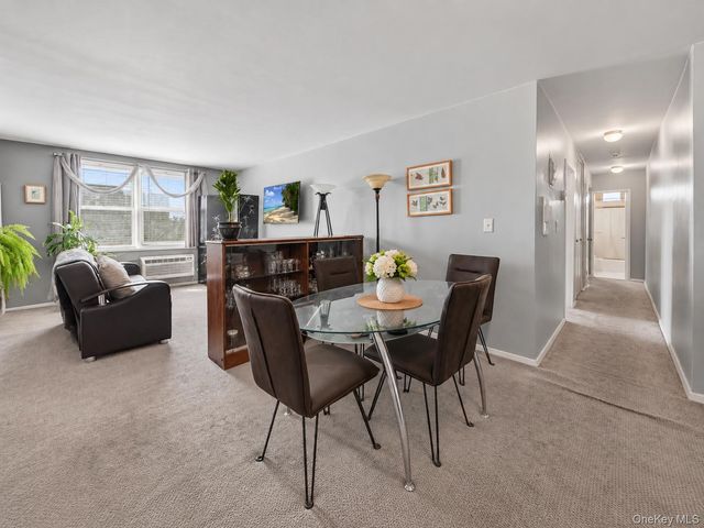 642 Locust Street 4H, Mount Vernon, NY 10552