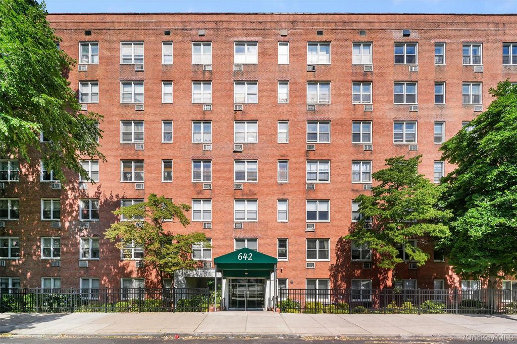 642 Locust Street 4H, Mount Vernon, NY 10552 — exterior