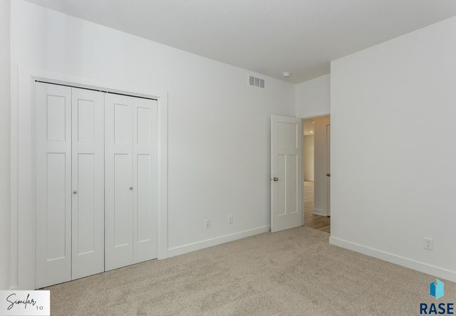 333 S Willow Spring Dr Drive, Sioux Falls, SD 57110