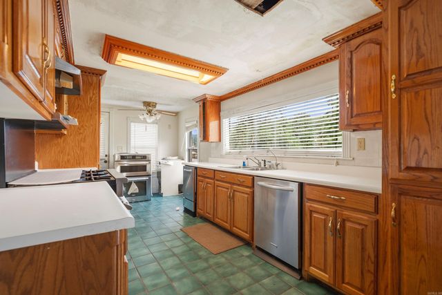 130 Waterside Lane, Hot Springs, AR 71913