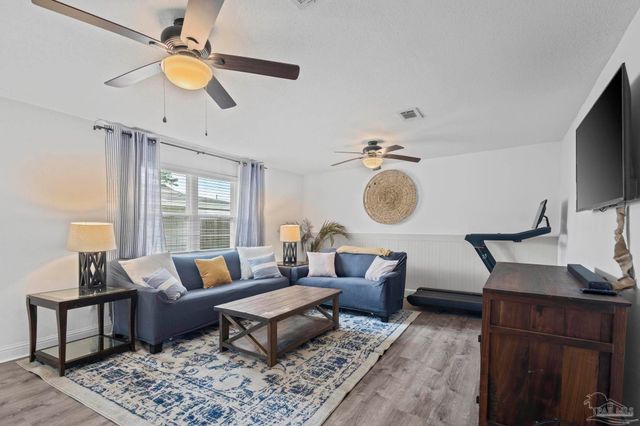 6130 Jasmine Rd, Pensacola, FL 32504