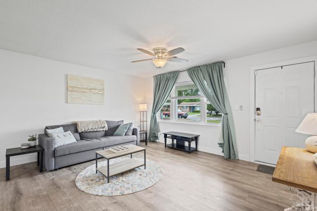 6130 Jasmine Rd, Pensacola, FL 32504