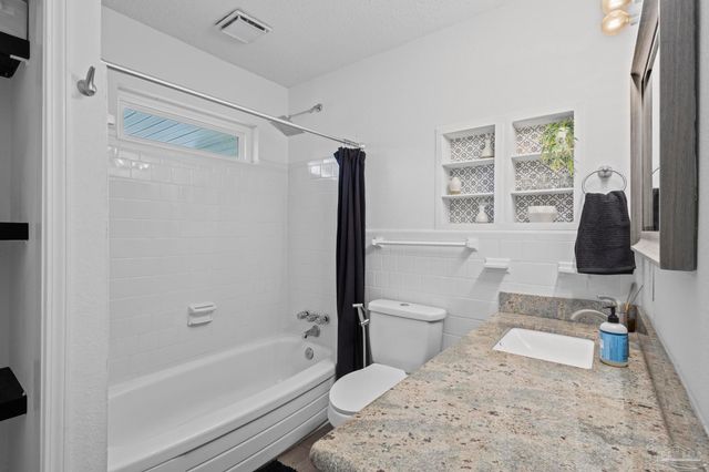 6130 Jasmine Rd, Pensacola, FL 32504