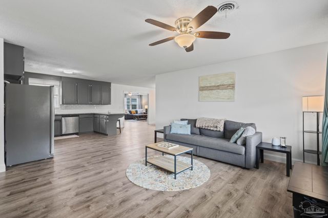 6130 Jasmine Rd, Pensacola, FL 32504