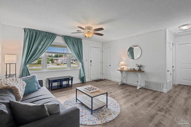 6130 Jasmine Rd, Pensacola, FL 32504