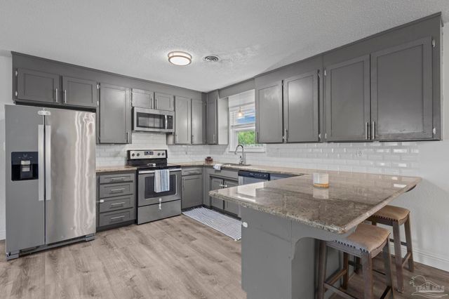 6130 Jasmine Rd, Pensacola, FL 32504