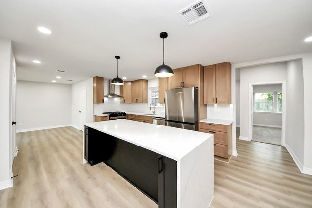 10806 Olympia Drive, Houston, TX 77042