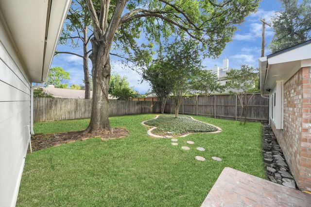 10806 Olympia Drive, Houston, TX 77042