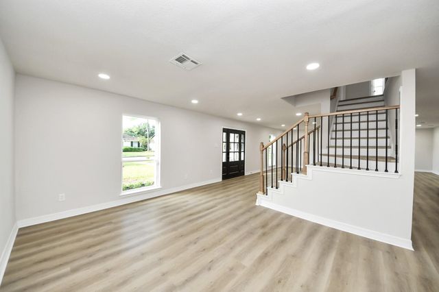 10806 Olympia Drive, Houston, TX 77042