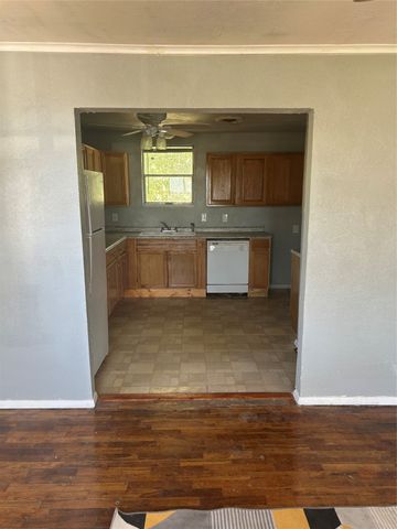 301 E Hutchings Lane, Olney, TX 76374