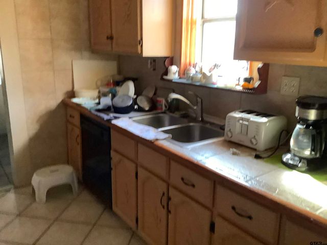 1106 W Claude St., Tyler, TX 75701