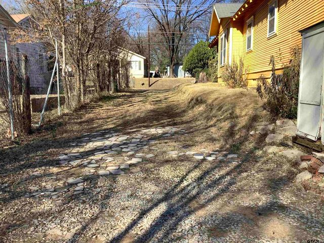 1106 W Claude St., Tyler, TX 75701