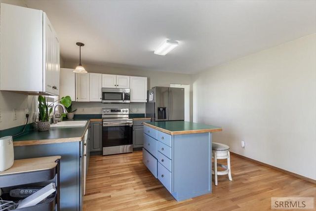 1987 47th Street, Ammon, ID 83401