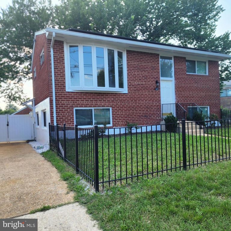 1405 42ND ST SE, Washington, DC 20020