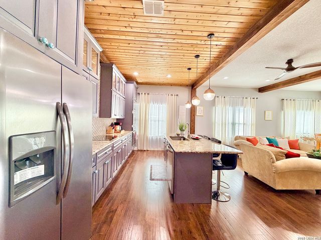 702 E EUCLID AVE, San Antonio, TX 78212