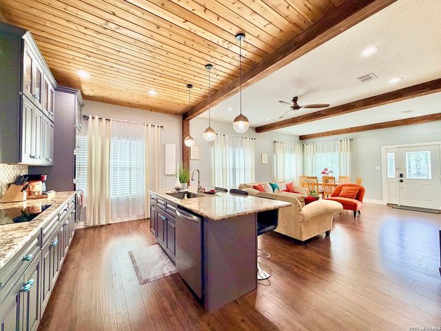 702 E EUCLID AVE, San Antonio, TX 78212