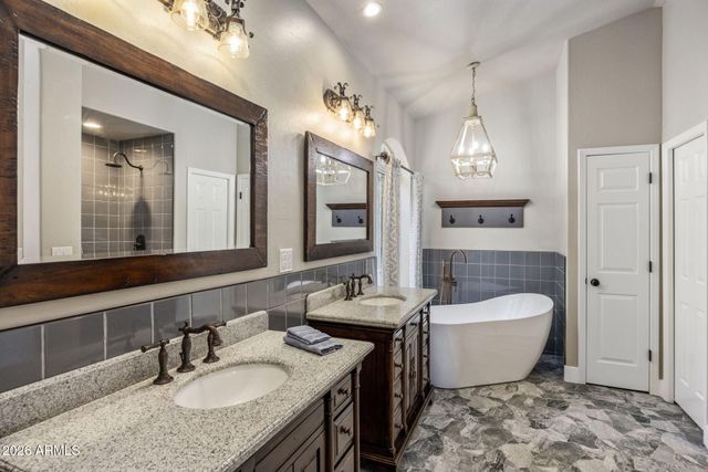 10150 E SAN SALVADOR Drive, Scottsdale, AZ 85258