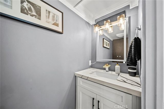 23684 Strathern, West Hills, CA 91304