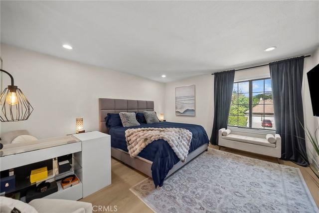 23684 Strathern, West Hills, CA 91304