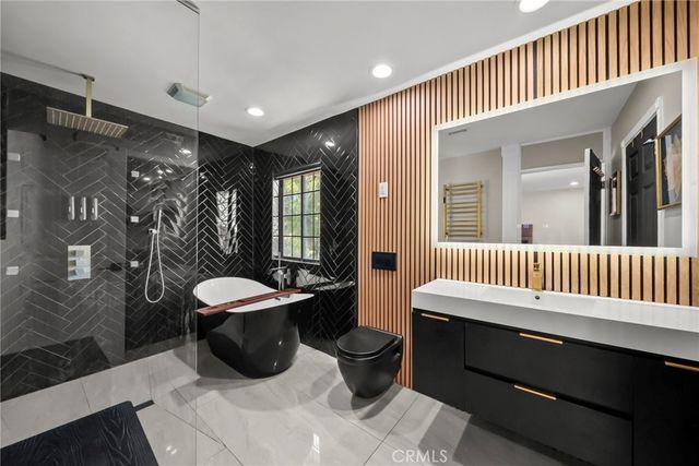 23684 Strathern, West Hills, CA 91304