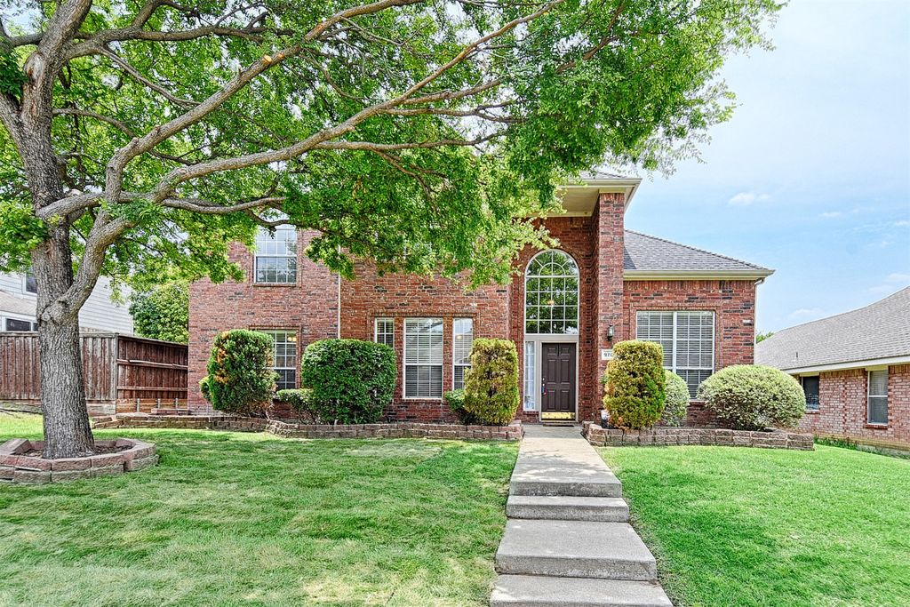 9701 Thorncliff Drive, Frisco, TX 75035
