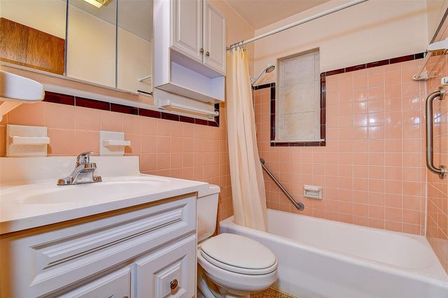 2518 40TH AVENUE N, St Petersburg, FL 33710