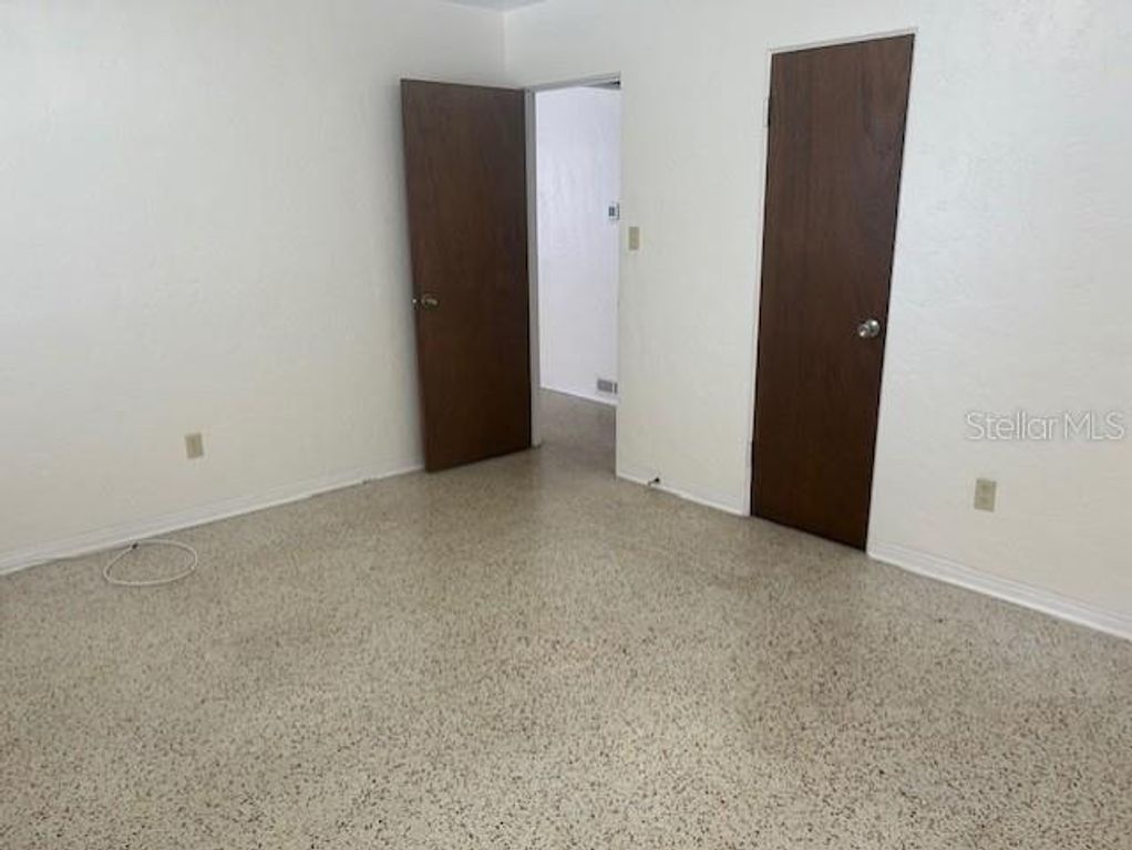 Image 14 of property listing at 2518 40TH AVENUE N, St Petersburg, FL 33710