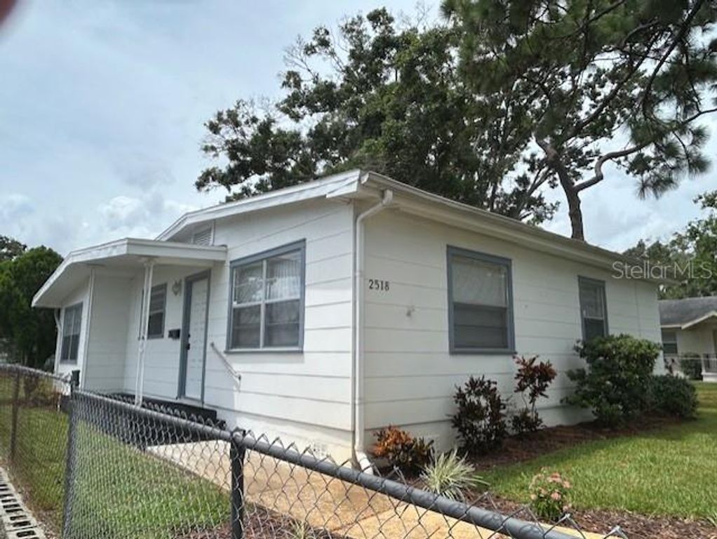 Image 3 of property listing at 2518 40TH AVENUE N, St Petersburg, FL 33710