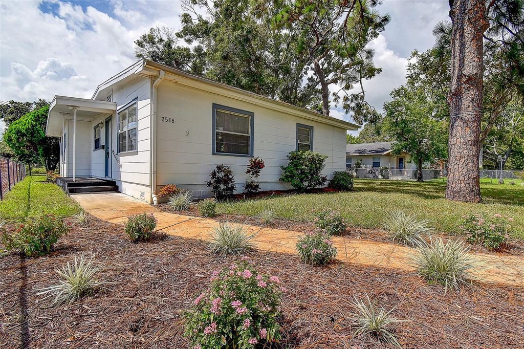 Image 35 of property listing at 2518 40TH AVENUE N, St Petersburg, FL 33710