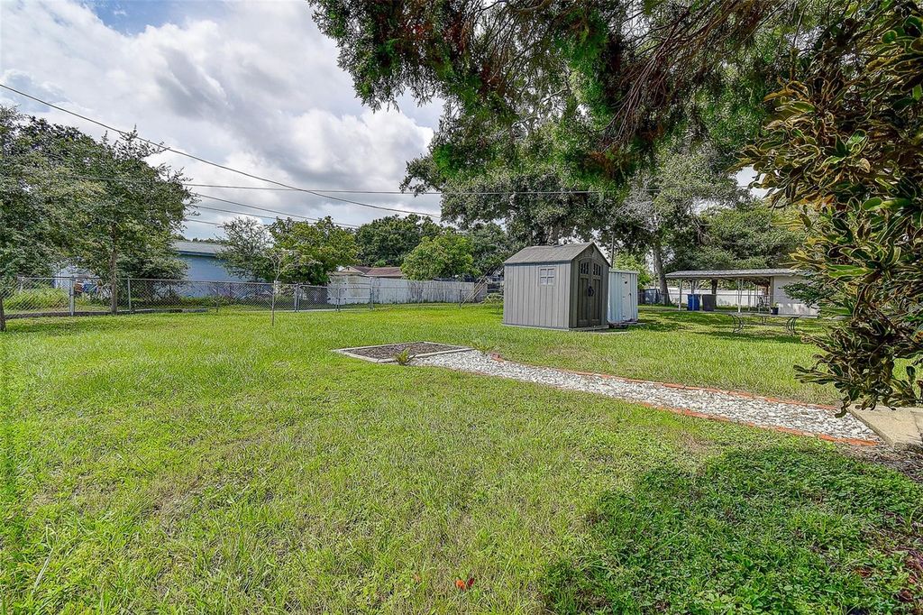 Image 38 of property listing at 2518 40TH AVENUE N, St Petersburg, FL 33710