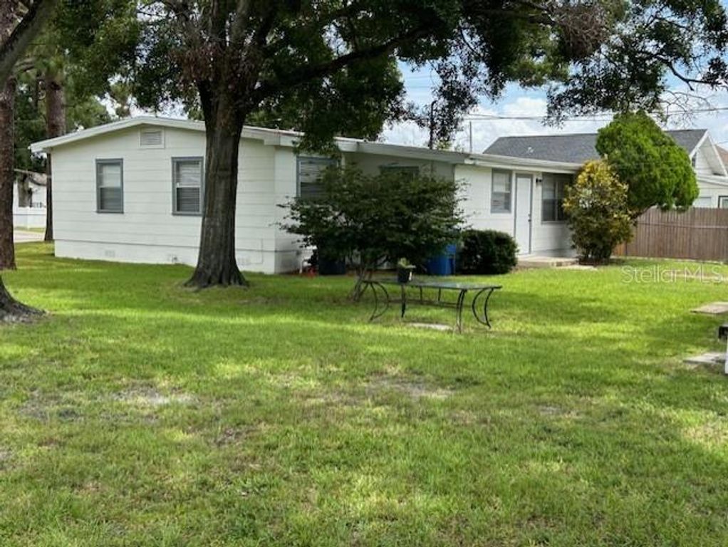 Image 39 of property listing at 2518 40TH AVENUE N, St Petersburg, FL 33710