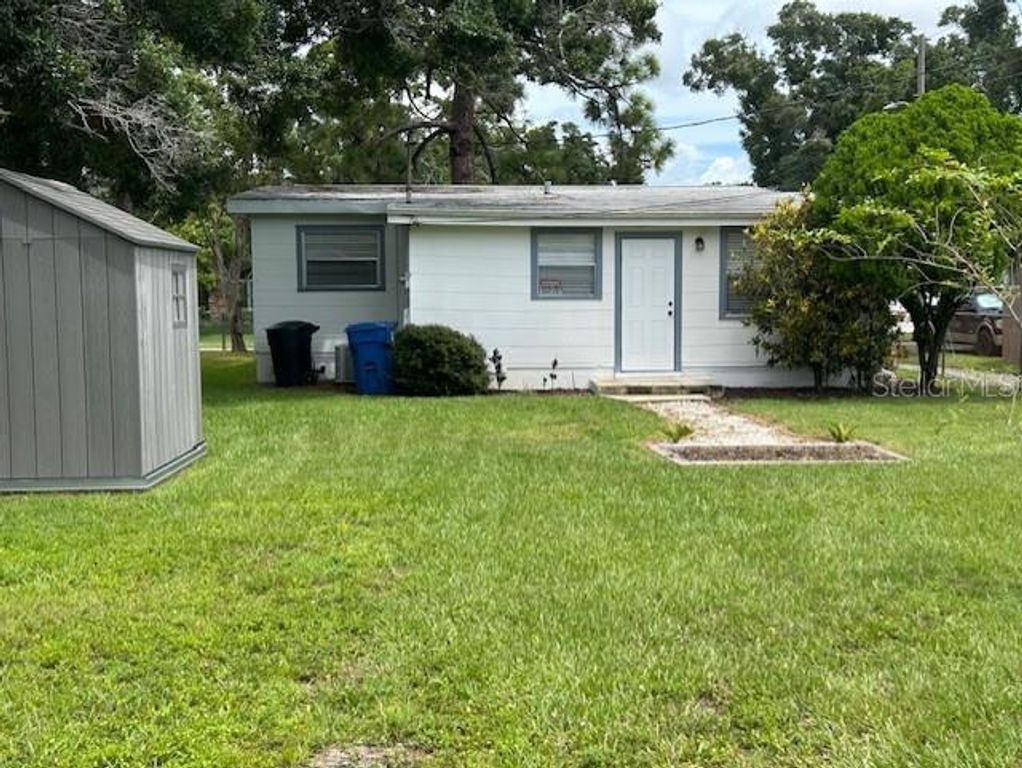 Image 41 of property listing at 2518 40TH AVENUE N, St Petersburg, FL 33710