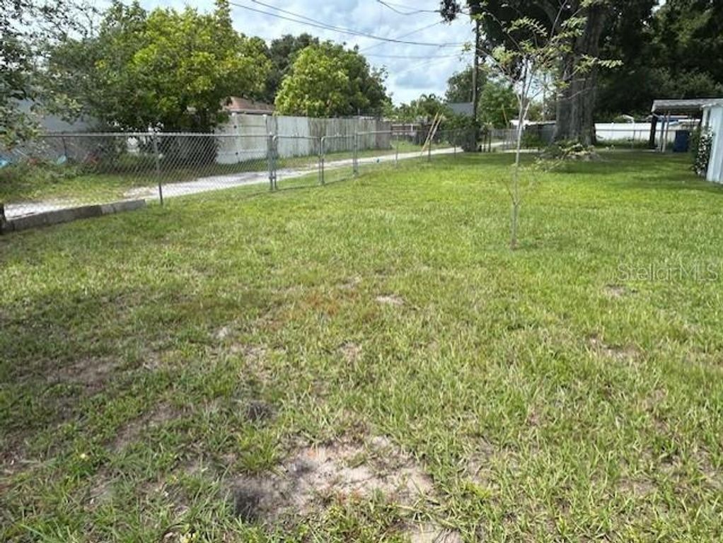Image 49 of property listing at 2518 40TH AVENUE N, St Petersburg, FL 33710