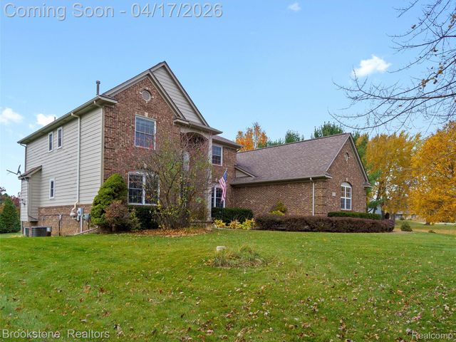 6707 Forest Pointe Boulevard, Springfield Charter Township, MI 48350
